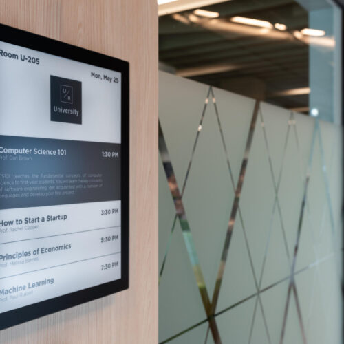 ePaper Digital Signage for Lecture Schedules at Universities