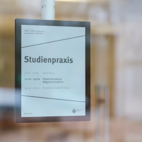 University Hospital of Münster (Uniklinik Münster) Uses ePaper Digital Signage for Studienpraxis